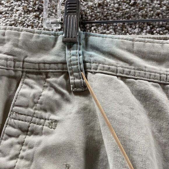 Vintage Levis Shorts Adult 34 Tan Cargo Pockets 2004 Cotton Casual Y2K Logo Mens - Picture 6 of 12